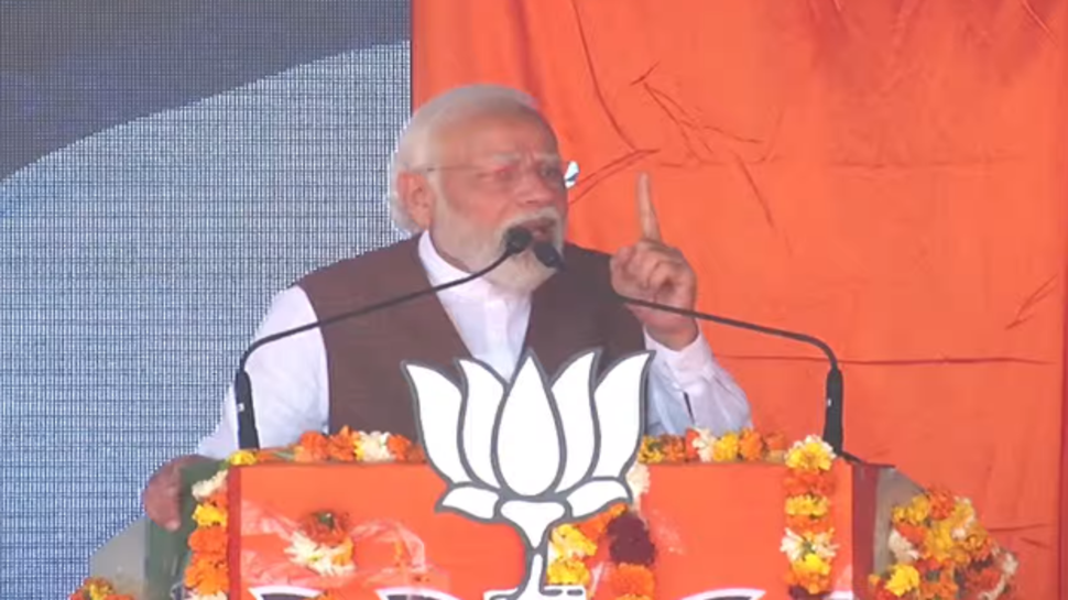 'UP-बिहार के भैया' वाले बयान पर PM मोदी का पलटवार, संत रविदास और गुरु गोविंद का जिक्र कर चन्नी को घेरा 'UP-बिहार के भैया' वाले बयान पर PM मोदी का पलटवार, संत रविदास और गुरु गोविंद का जिक्र कर चन्नी को घेरा