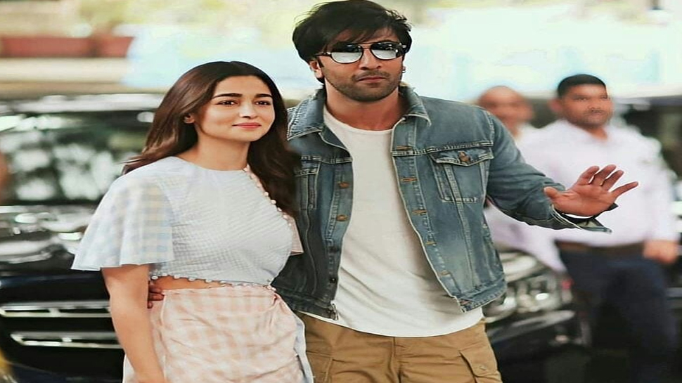 अपने किरदार में इतना खो गईं Alia कि उनकी 'इस हरकत' से परेशान हुए Ranbir Kapoor अपने किरदार में इतना खो गईं Alia कि उनकी 'इस हरकत' से परेशान हुए Ranbir Kapoor