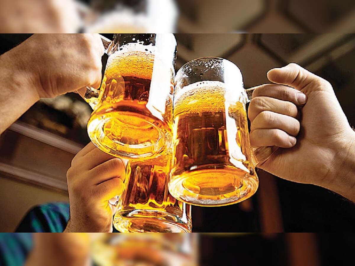 Beer पीने के ऐसे गजब के तरीके! बने बेहतरीन World Records, खबर पढ़ आप भी रह जाएंगे शॉक्ड