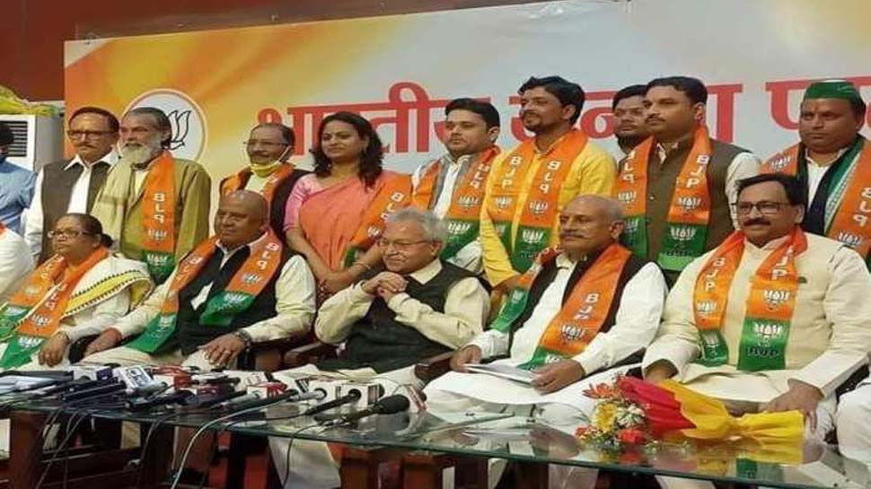 तीसरे चरण के मतदान से ठीक पहले पूर्वांचल में SP को बड़ा झटका; ये मशहूर बाहुबली BJP में हुआ शामिल तीसरे चरण के मतदान से ठीक पहले पूर्वांचल में SP को बड़ा झटका; ये मशहूर बाहुबली BJP में हुआ शामिल