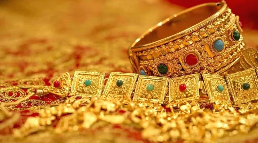 Gold Price: सोने के दाम में आई रिकॉर्ड गिरावट, 9400 रुपये सस्ता हुआ सोना