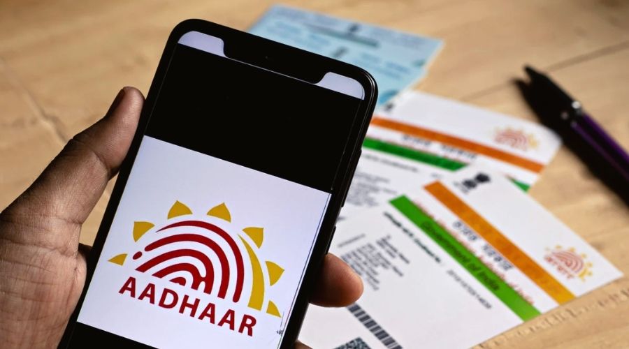 Aadhaar: UIDAI जारी कर रहा है नीला आधार कार्ड, जानिए किसे मिलेगा इसका लाभ