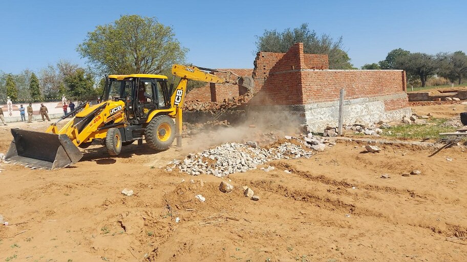 Jaipur Action of JDA enforcement squad demolished constructions on 5 ...