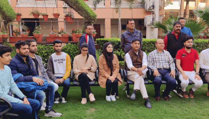 आखिर यूक्रेन क्यों जाते हैं भारतीय मेडिकल छात्र? वहां से मिली डिग्री इंडिया में कितनी मान्य? आखिर यूक्रेन क्यों जाते हैं भारतीय मेडिकल छात्र? वहां से मिली डिग्री इंडिया में कितनी मान्य?