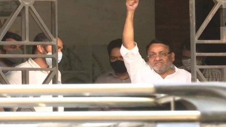 एनसीपी लीडर नवाब मलिक को ईडी ने किया गिरफ्तार; जानें किस मामले में हुई है कार्रवाई