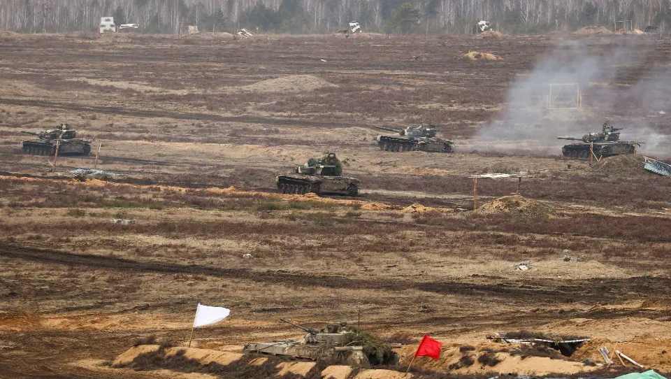Russia-Ukraine war: जानें दोनों देशों के बीच क्यों हो रहा वॉर? पढ़ें कुछ बड़ी बातें Russia-Ukraine war: जानें दोनों देशों के बीच क्यों हो रहा वॉर? पढ़ें कुछ बड़ी बातें