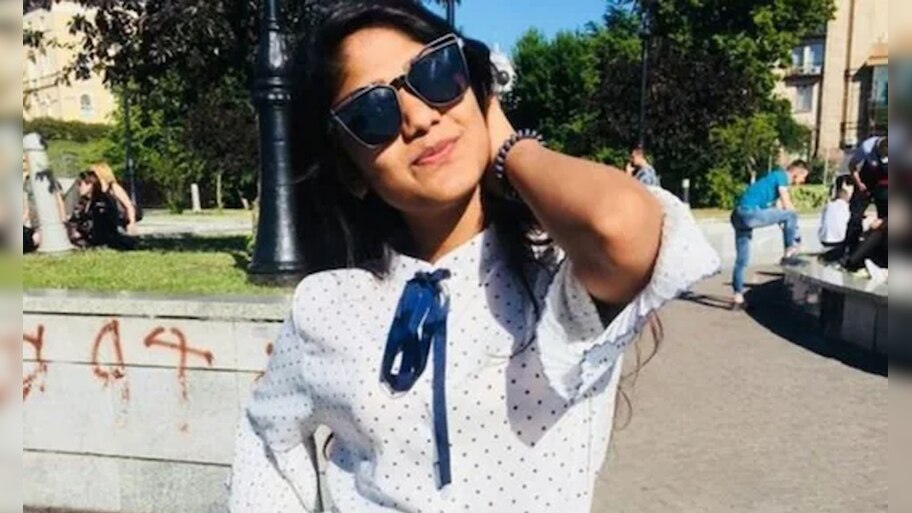 यूक्रेन में फंसी बेटी की मां ने CM helpline पर मांगी मदद, जवाब मिला, "यूक्रेन के थाने में दर्ज कराए शिकायत"