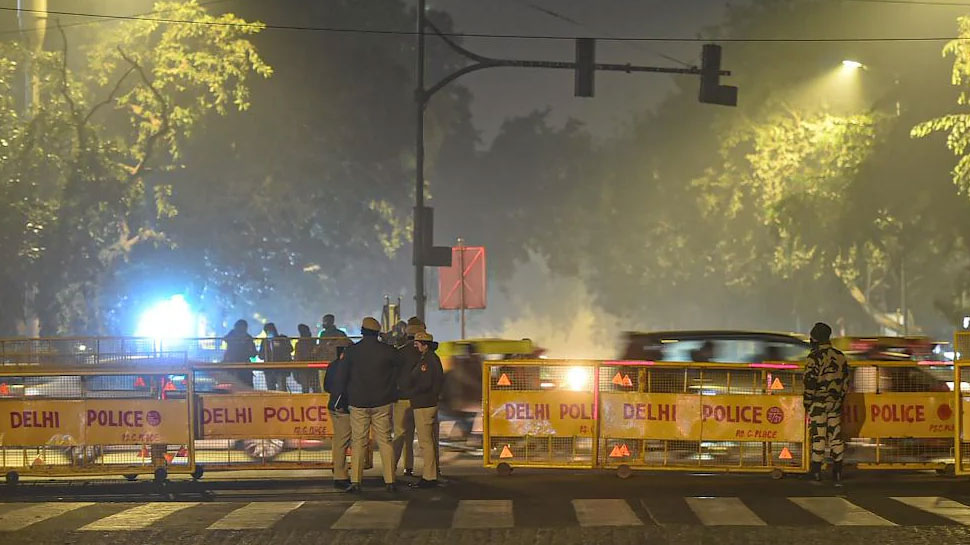 Delhi Night Curfew: दिल्ली में हटा नाइट कर्फ्यू; मास्क पर भी मिली बड़ी राहत Delhi Night Curfew: दिल्ली में हटा नाइट कर्फ्यू; मास्क पर भी मिली बड़ी राहत