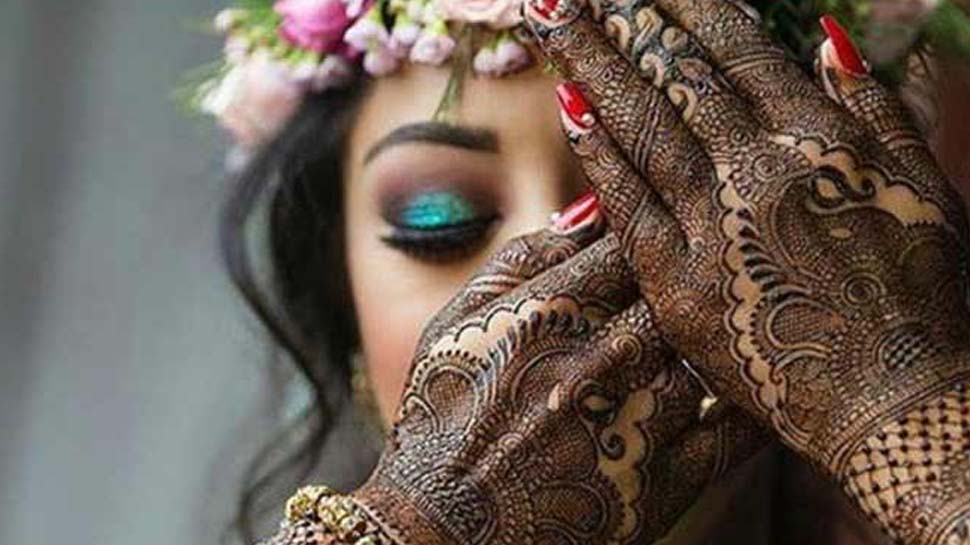 जयमाला के वक़्त दुल्हन को चल गया दूल्हे के उजड़े चमन का पता; फिर जो हुआ...कल्पना नहीं करेंगे आप जयमाला के वक़्त दुल्हन को चल गया दूल्हे के उजड़े चमन का पता; फिर जो हुआ...कल्पना नहीं करेंगे आप