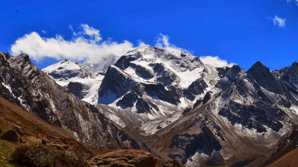 हिमालय पर बने हैं 8 ओम 
