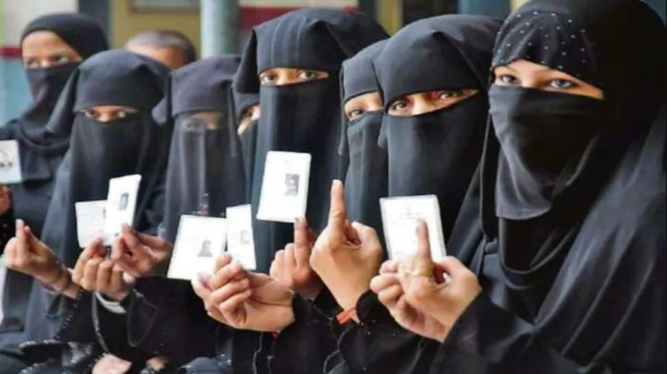 UP Election 2022 Live: 5वें चरण में 5 बजे तक 53% मतदान; SP का आरोप- प्रतापगढ़ में बूथ कैप्चरिंग UP Election 2022 Live: 5वें चरण में 5 बजे तक 53% मतदान; SP का आरोप- प्रतापगढ़ में बूथ कैप्चरिंग