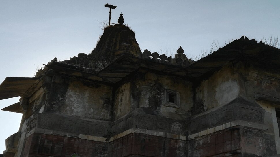 Pratapgarh Ignoring the archaeological department Devgarh city of gods ...