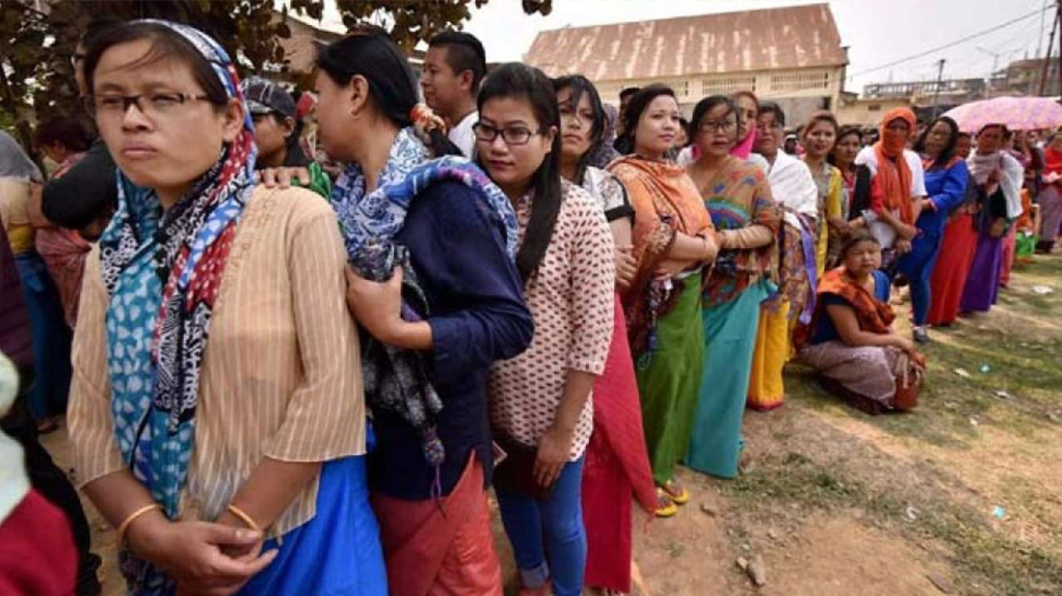 मणिपुर विधानसभा चुनाव में पहले दो घंटे में 10% वोटिंग, CM और राज्यपाल ने डाला वोट मणिपुर विधानसभा चुनाव में पहले दो घंटे में 10% वोटिंग, CM और राज्यपाल ने डाला वोट