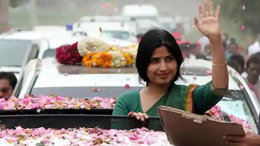 CM योगी ने अखिलेश की पत्नी डिंपल यादव पर किया पलटवार, भगवा को लेकर कही ये बात