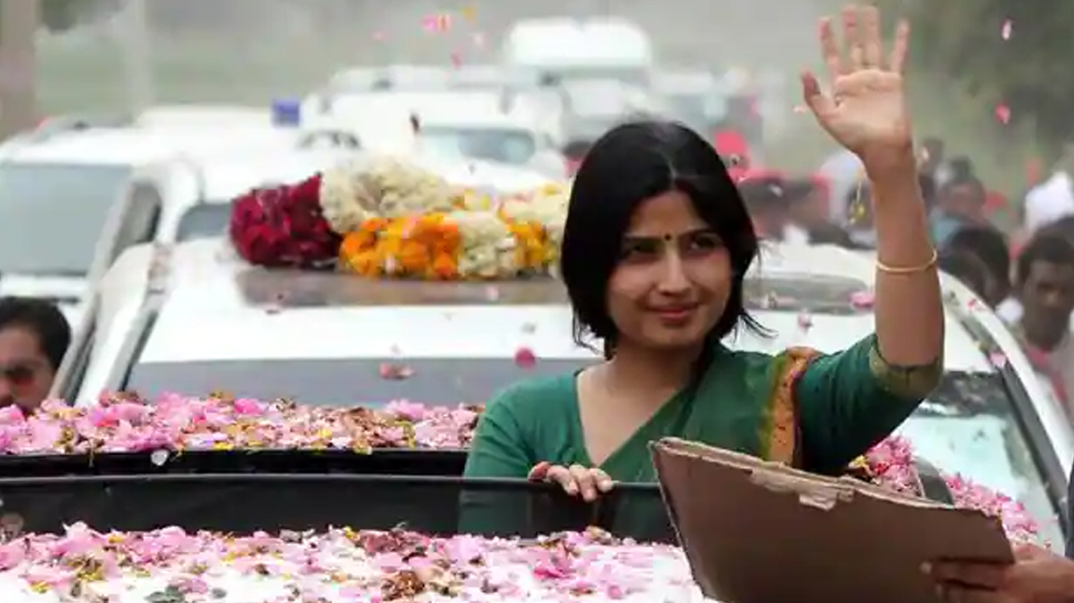 CM योगी ने अखिलेश की पत्नी डिंपल यादव पर किया पलटवार, भगवा को लेकर कही ये बात CM योगी ने अखिलेश की पत्नी डिंपल यादव पर किया पलटवार, भगवा को लेकर कही ये बात