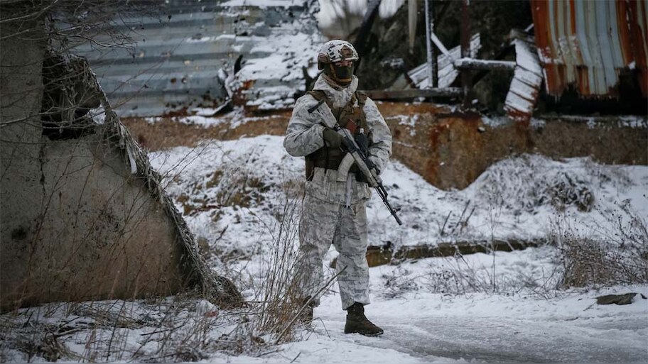 Russia के परमाणु हमले की धमकी दरकिनार; रुसी फ़ौज से ऐसे टक्कर ले रहा है Ukraine 