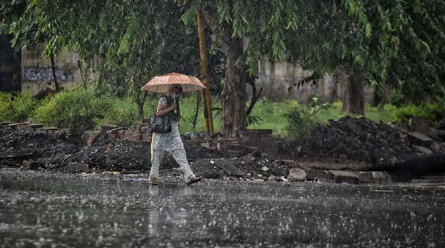 Weather Forecast: मौसम विभाग ने बारिश को लेकर जारी किया बड़ा अपडेट, यहां गिर सकती है बर्फ