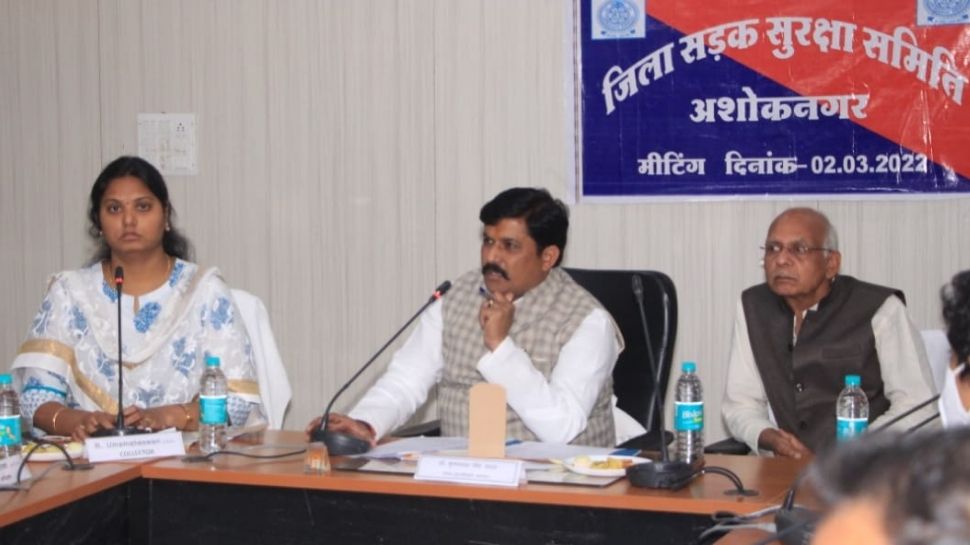 सांसद केपी यादव ने फिर लगाया उपेक्षा का आरोप, कांग्रेस ने दिया पार्टी में आने का न्यौता सांसद केपी यादव ने फिर लगाया उपेक्षा का आरोप, कांग्रेस ने दिया पार्टी में आने का न्यौता