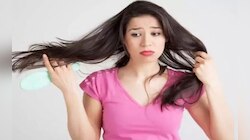 Frizzy Hair tips:गर्मियों में चिपके बाल करते हैं परेशान, तो अपनाएं ये नुस्खे