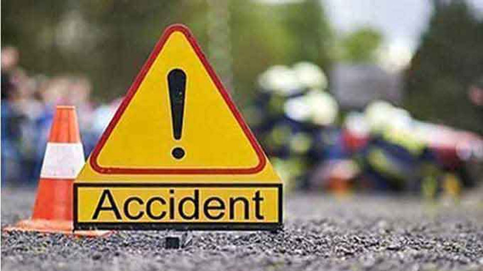 जम्मू में खाई में गिरी कार, 5 यात्रियों की मौत, 1 घायल