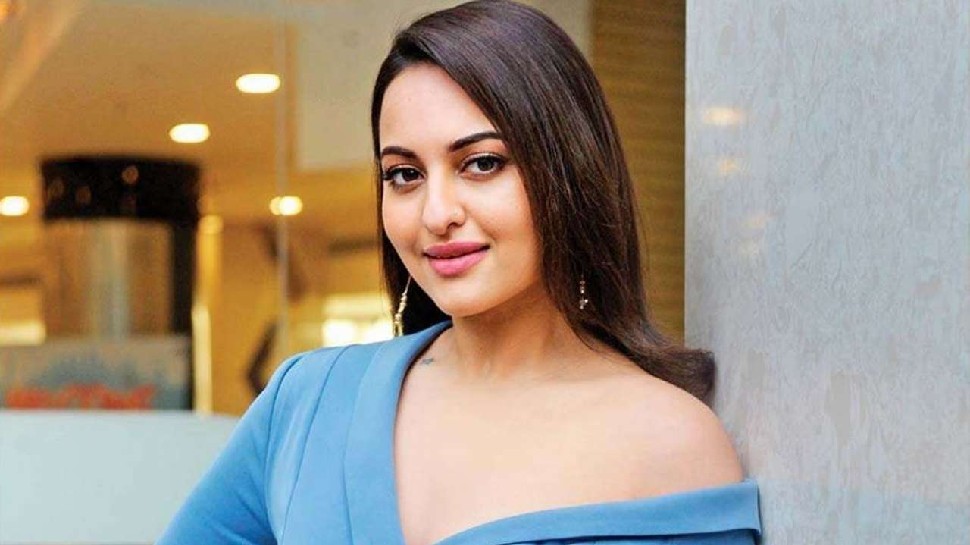 बॉलीवुड एक्ट्रेस Sonakshi Sinha के खिलाफ जारी हुआ अरेस्ट वारंट! सामने आई यह वजह...