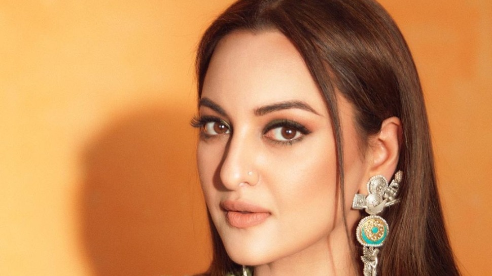 Sonakshi Sinha Break Silence On Non Bailable Warrant On Fraud News Releases Official Statement
