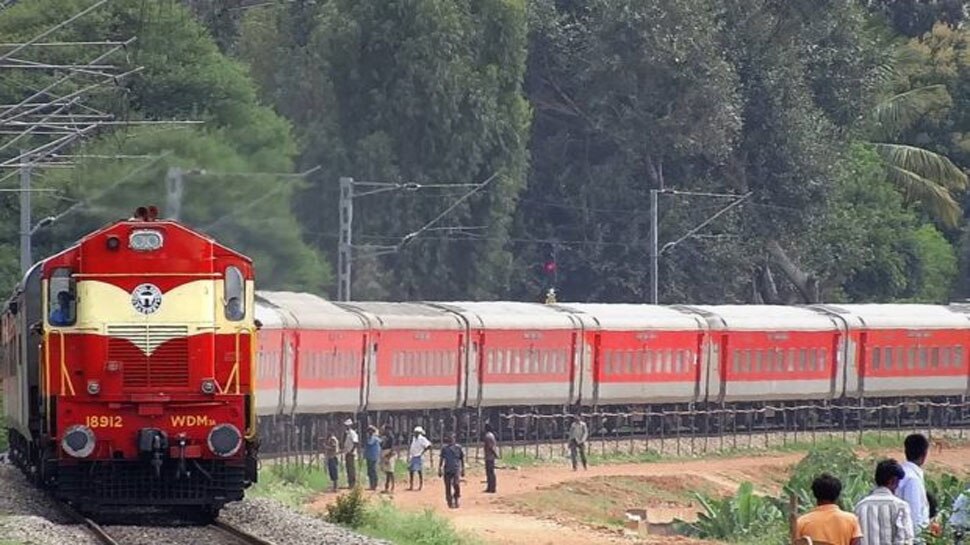 दो लंबे और एक छोटा हॉर्न