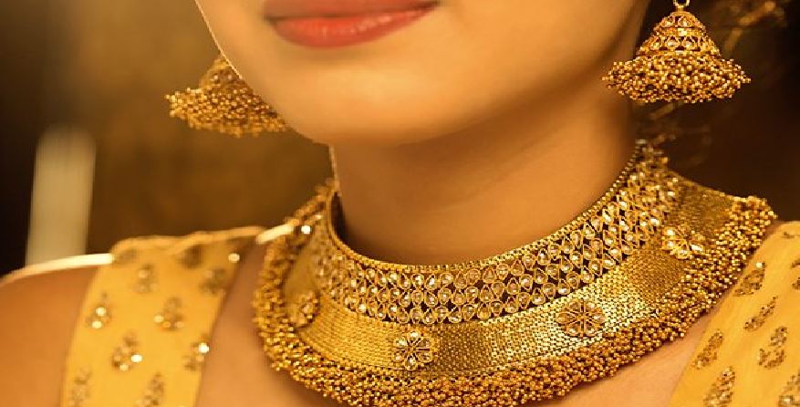 Gold Price: सोने के भाव में बड़ी गिरावट, ऑल टाइम रेट से 4,600 रुपये सस्ता हुआ गोल्ड