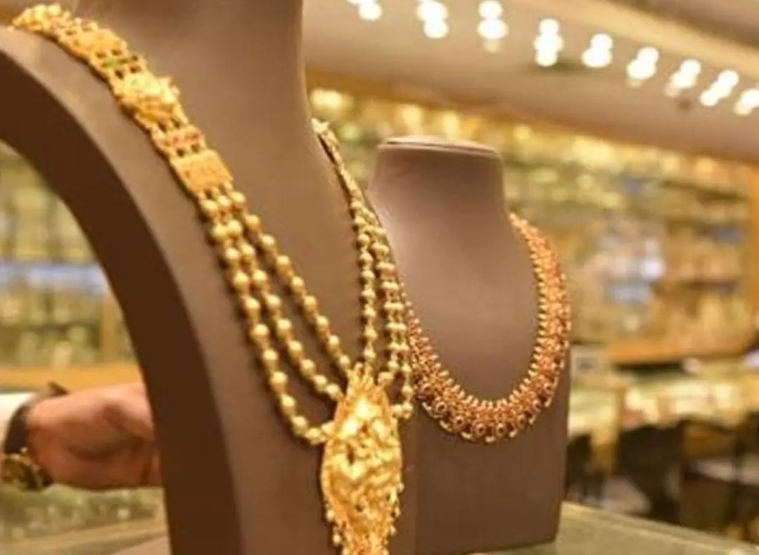 Gold Price Today: जानिए बिहार में कितने गिर गए सोने के दाम, होली के दिन खरीदारी का मौका