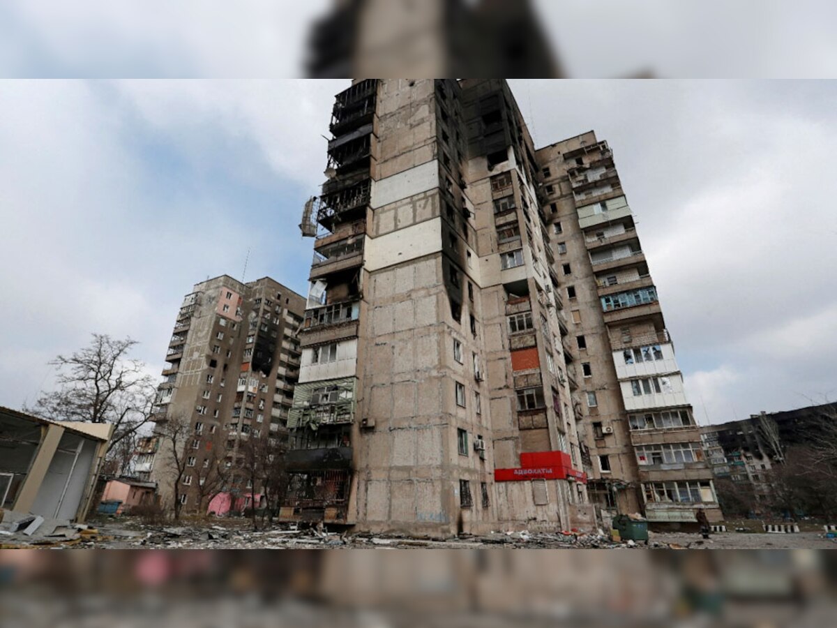 रूस के हमले में बर्बाद यूक्रेन की इमारत