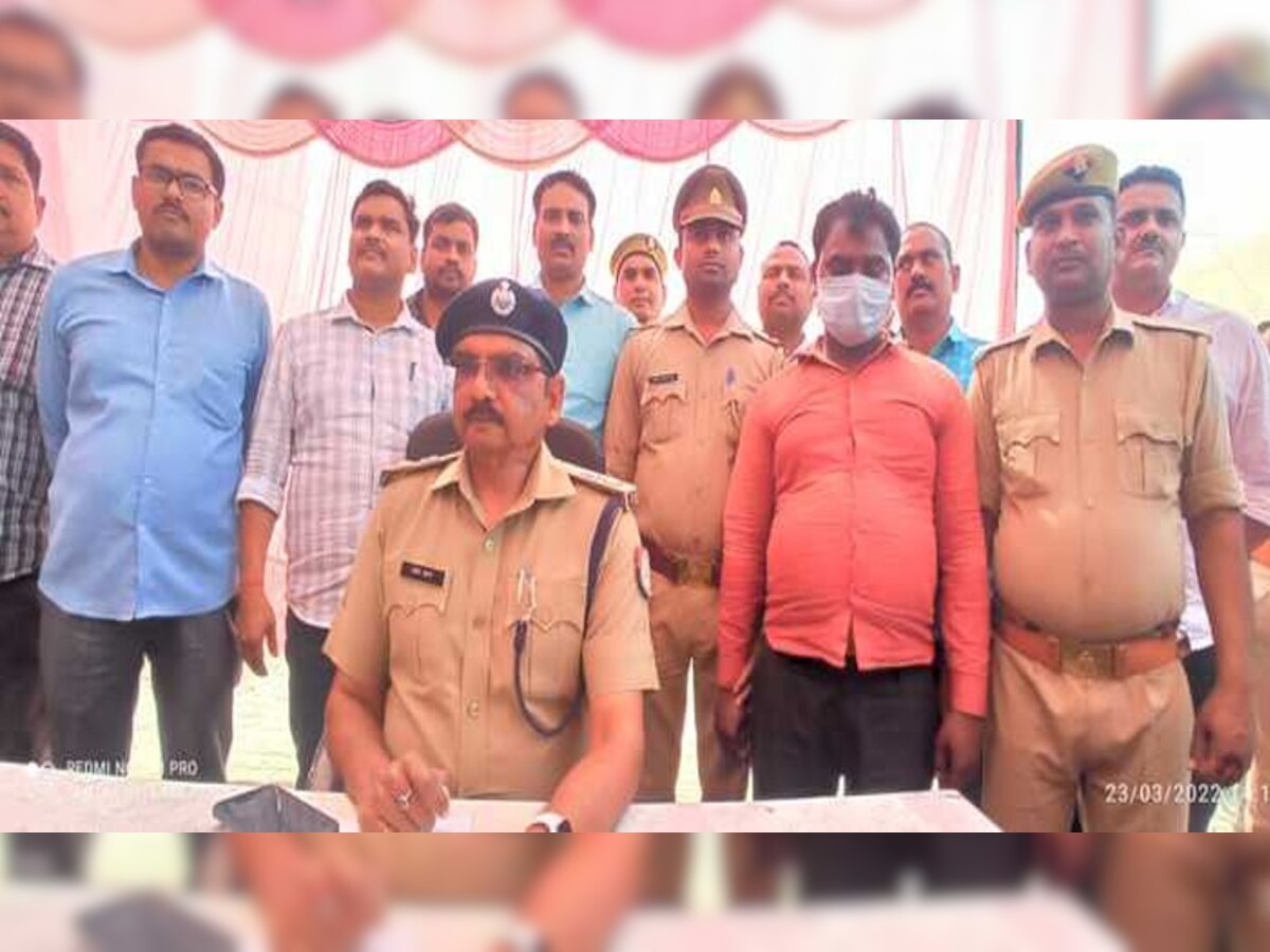 पुलिस की गिरफ्त में हत्यारोपी राम बेलास यादव 