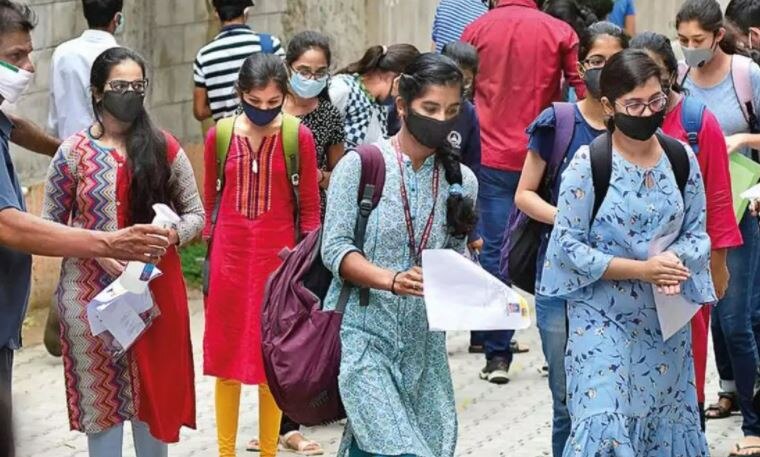 देश के इंजीनियरिंग कॉलेजों में एक भी सीट खाली नहीं है, शिक्षा मंत्री ने दी चौंकाने वाली जानकारी