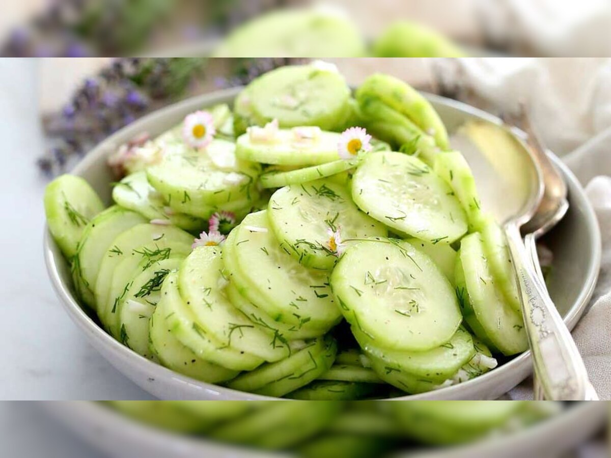 Cucumber and Tomato Salad Combination could Gas Bloating Abdominal pain