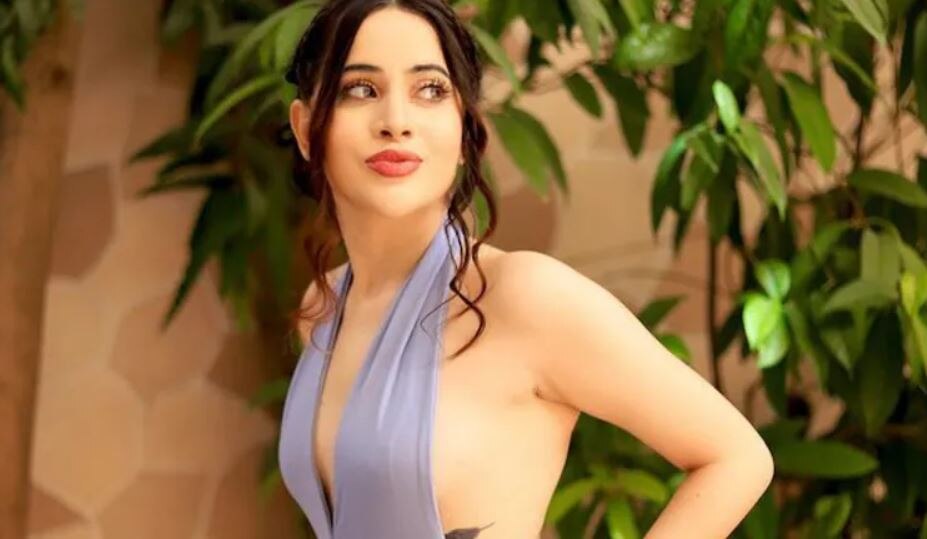 VIDEO: उर्फी जावेद ने फिर उड़ाए होश, इतनी छोटी सी ब्रालेट पहन दिखाई बेबाकी