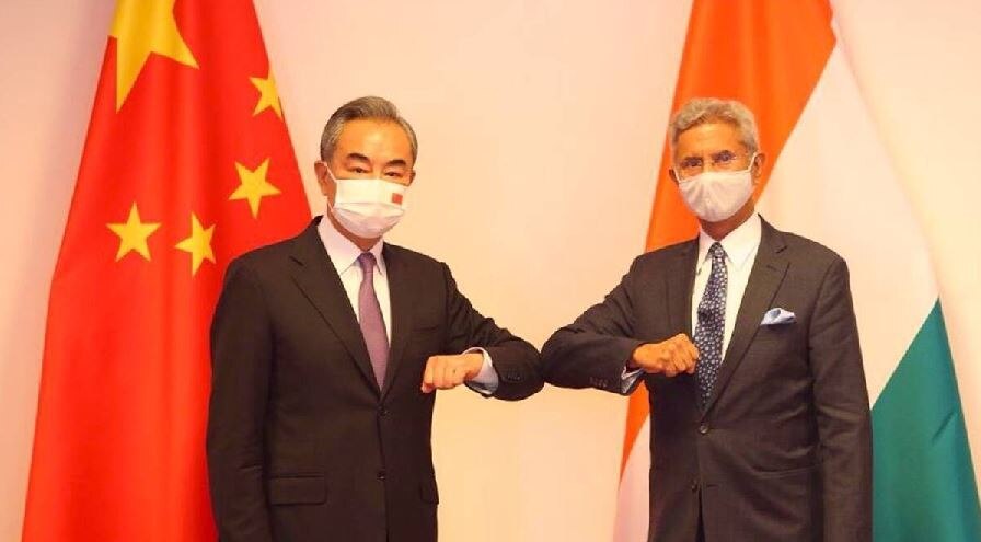 LAC पर तनाव के बीच अघोषित दौरे पर भारत पहुंचे चीनी विदेश मंत्री, NSA अजीत डोभाल से भी मिलेंगे