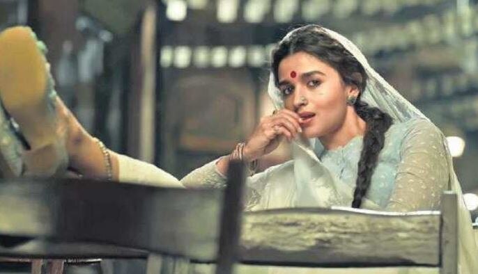 नहीं देखी होगी ऐसी दीवानगी, पाकिस्तानी एक्टर ने 'गंगूबाई काठियावाड़ी' देखने के लिए बुक किया पूरा थिएटर