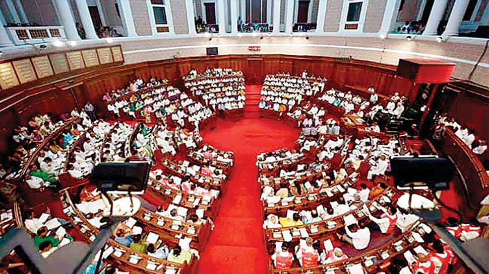 bjp-tmc-mlas-clashed-in-west-bengal-legislative-assembly-kicked-and