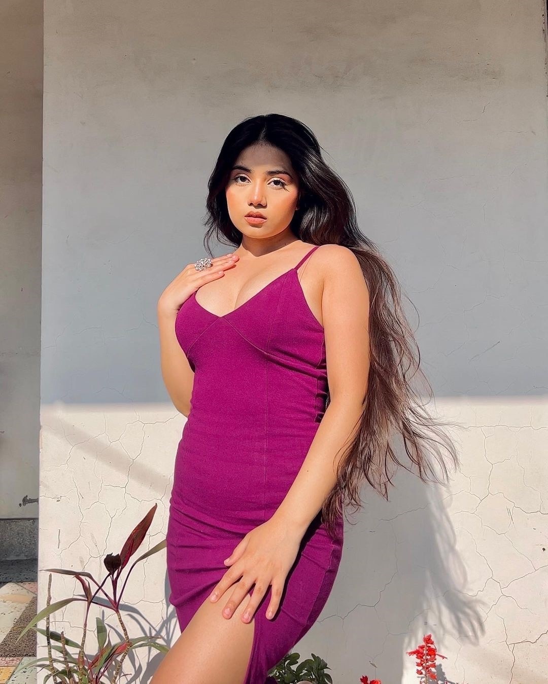 Urfi Javed sister Dolly Javed Bold and Hot Photos viral see here बला