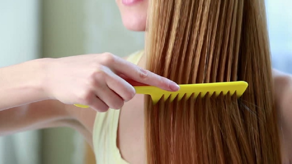How to clean a comb at home for healthy hair How to clean Comb गद कघ  स ह सकत ह बल क कई समसयए यह दख कस कर कघ क सफई