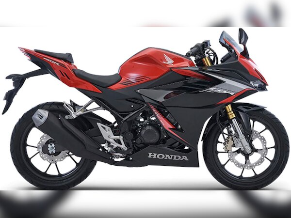 नई मोटरसाइकिल लॉन्च होती है तो मार्केट में इसका सीधा मुकाबला यामाहा R15 V4 से होगा