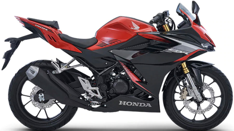 नई मोटरसाइकिल लॉन्च होती है तो मार्केट में इसका सीधा मुकाबला यामाहा R15 V4 से होगा नई मोटरसाइकिल लॉन्च होती है तो मार्केट में इसका सीधा मुकाबला यामाहा R15 V4 से होगा
