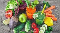 Summer Food: गर्मी से हो रही है पानी की कमी, आज से ही खांए ये चीजें 