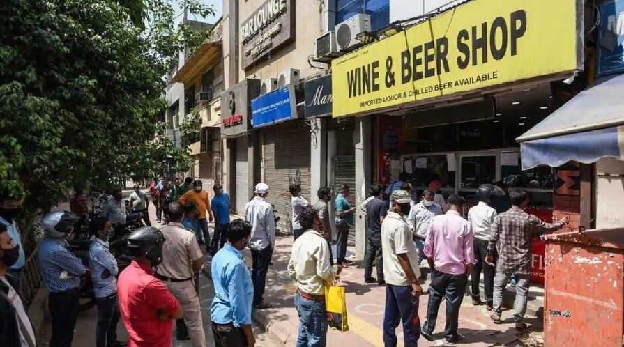 Navratri  में दिल्ली में मांस की बिक्री पर बैन, अब शराब की दुकानें भी हो सकती है बंद