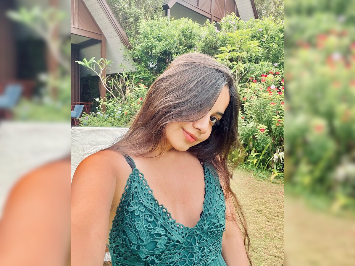 Urfi Javed younger sister Dolly Javed looks more bold and hot see beach