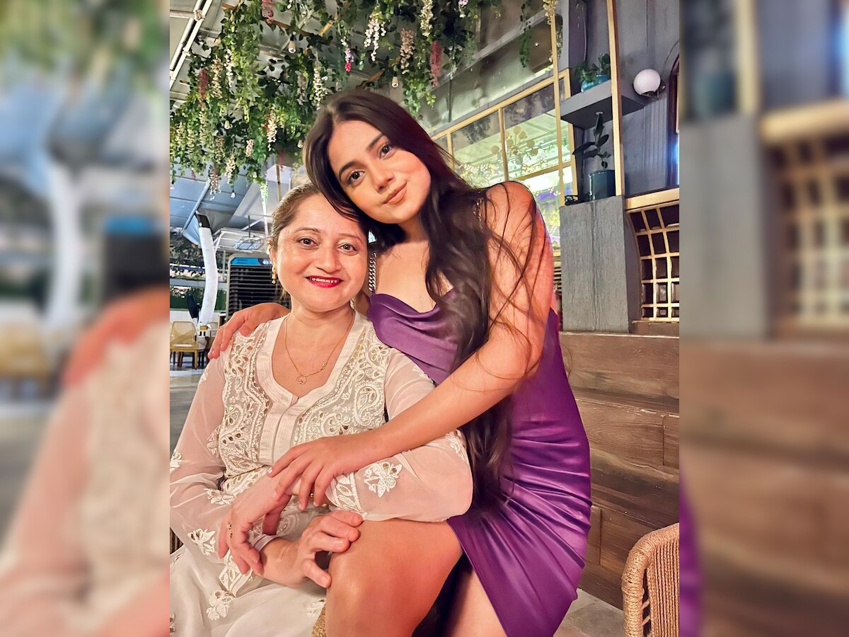 Urfi Javed younger sister Dolly Javed looks hot in purple color short dress see bold photos