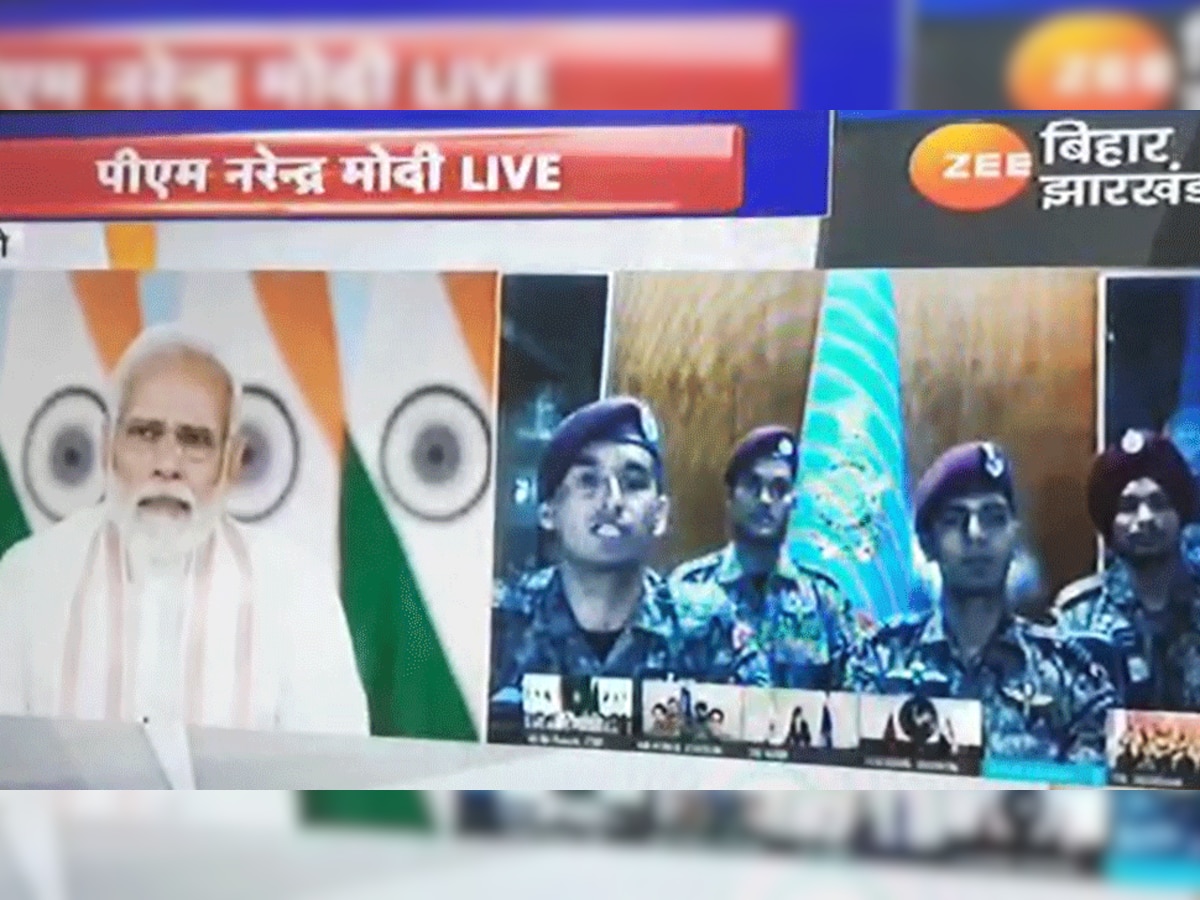 प्रधानमंत्री मोदी ने वीडियो कांफ्रेसिंग के जरिए 'ऑपरेशन जिंदगी' के देवदूतों से संवाद किया.
