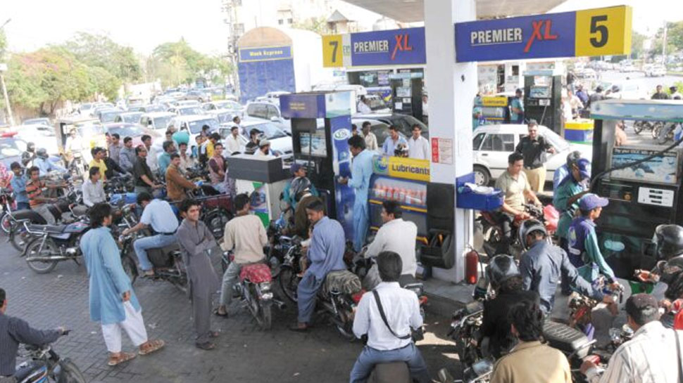 Pakistan Oil Price: पाक‍िस्‍तान में फूटेगा महंगाई बम, 263 रुपये लीटर हो जाएगा डीजल!