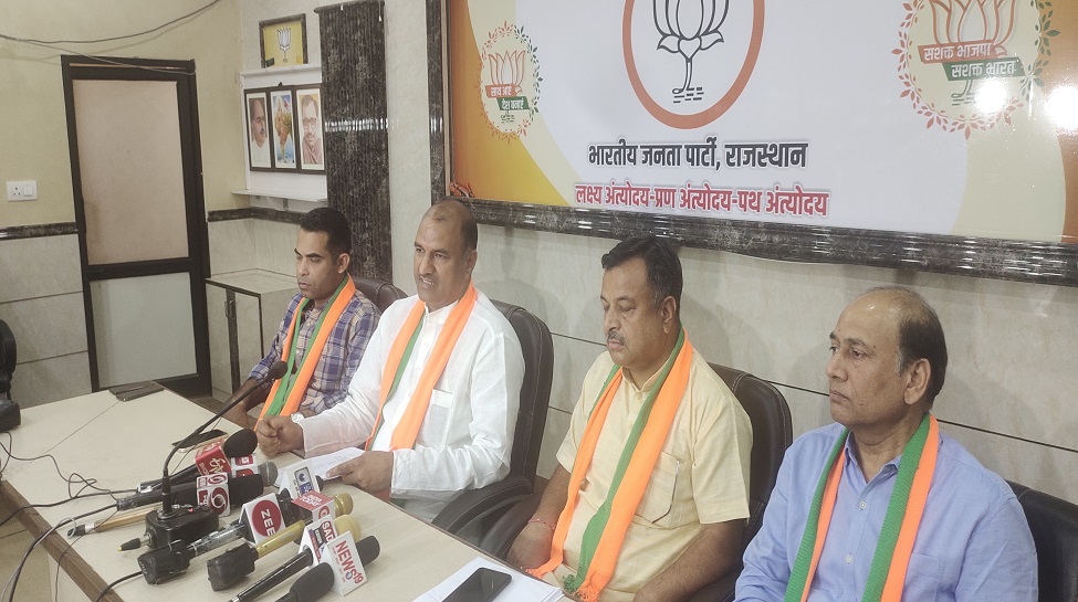 केंद्र की योजनाओं की जानकारी पहुंचेगी जनता तक, प्रेस वार्ता में सांसद ने कही ये बात केंद्र की योजनाओं की जानकारी पहुंचेगी जनता तक, प्रेस वार्ता में सांसद ने कही ये बात