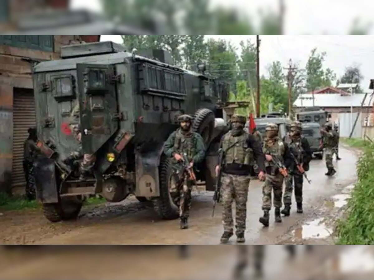 Jammu Kashmir: सुरक्षाबलों की आतंकियों से मुठभेड़, 3 जवान और 1 सिविलियन घायल