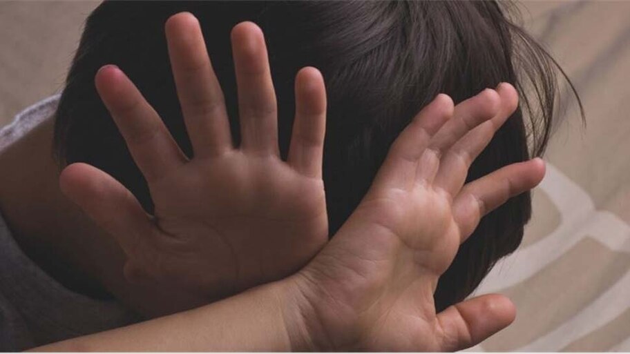   स्कूल जाती छात्रा को अपने निजी अंग दिखाता था एक शख्स; अदालत से मिली ऐसी सजा 